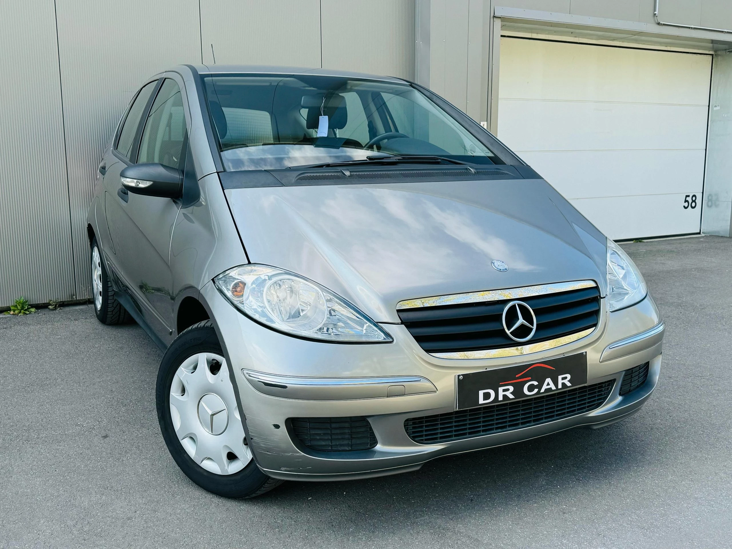 Meecedes a150 elegance zeer weinig kilometerstand airco pdc