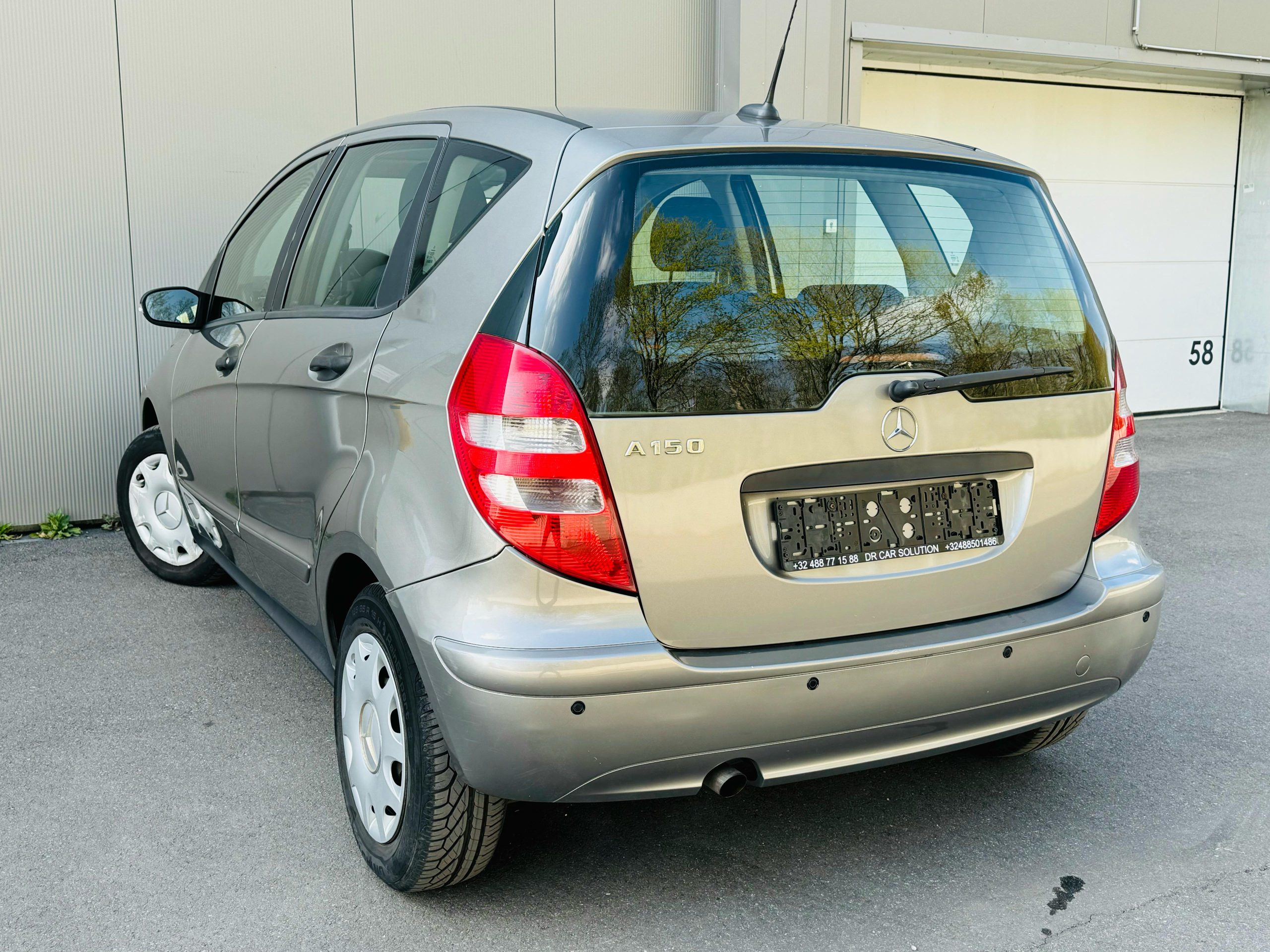 Meecedes a150 elegance zeer weinig kilometerstand airco pdc