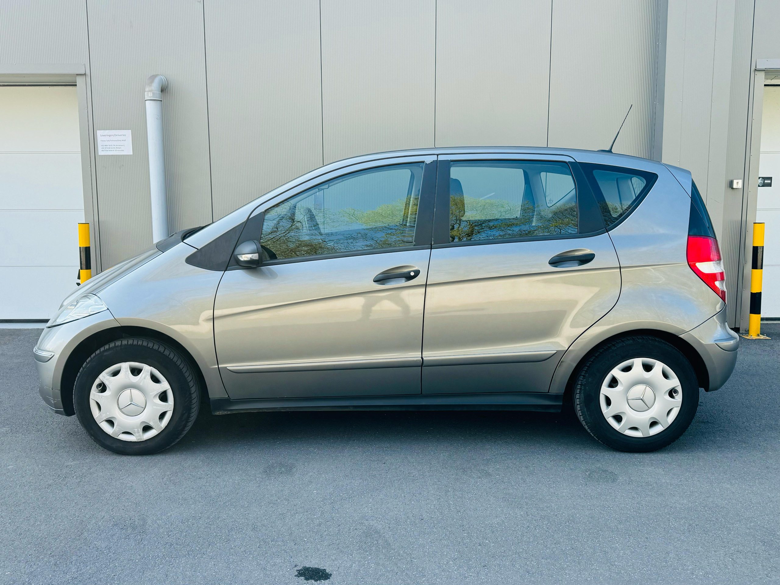 Meecedes a150 elegance zeer weinig kilometerstand airco pdc