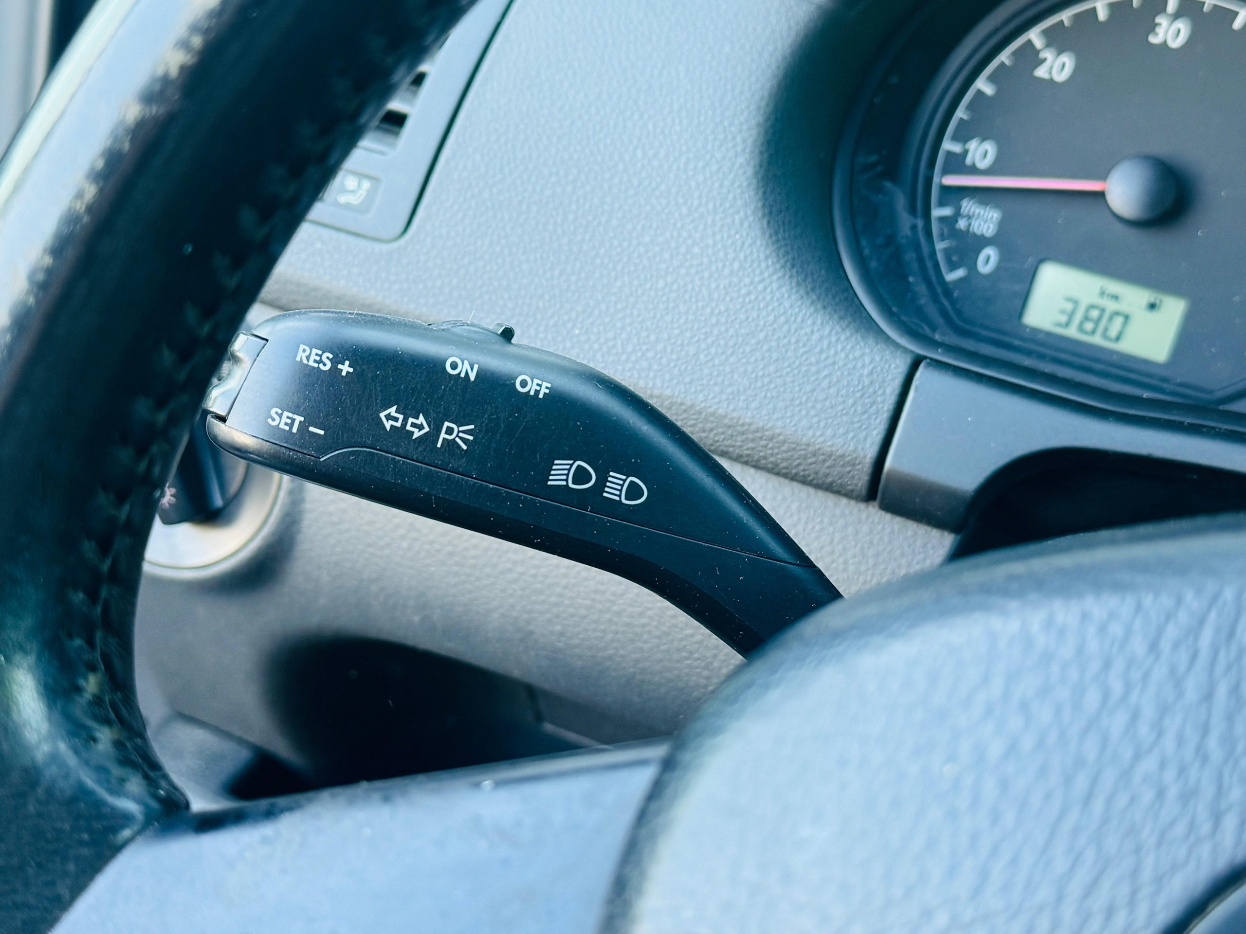 Vw polo 1.2i lederen zetels airco cruise control