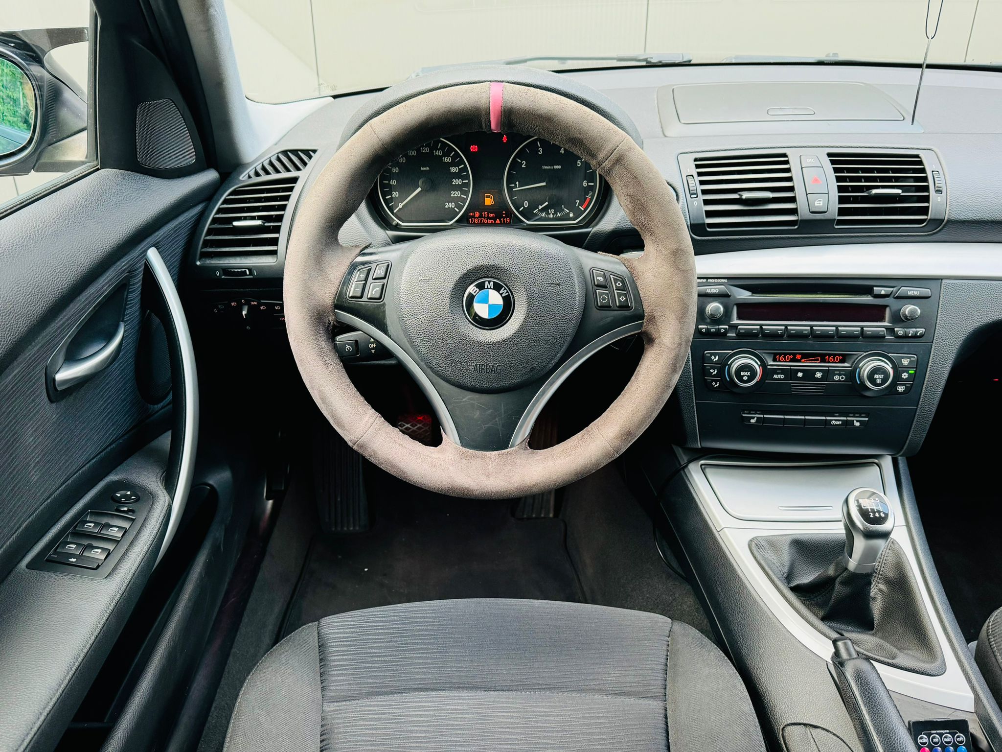 Bmw 116i LCI digitale airco zetelverwarming pdc